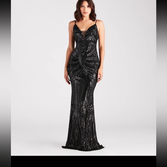 Windsor Black Sequin Adjustable Back Gown | Size Medium | Worn Once with slit - Picture 1 of 4